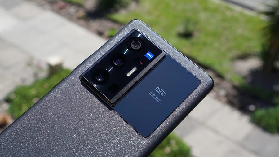 أفضل 10 جوالات تدعم الشحن السريع لعام 2022.. أسرع الجوالات من حيث الشحن