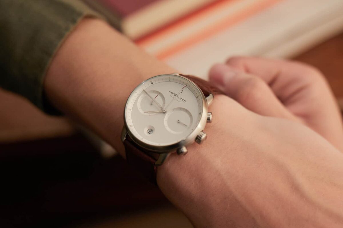 أفضل 50 علامة تجارية للساعات الفاخرة في عام 2023 108 Nordgreen Pioneer Chronograph