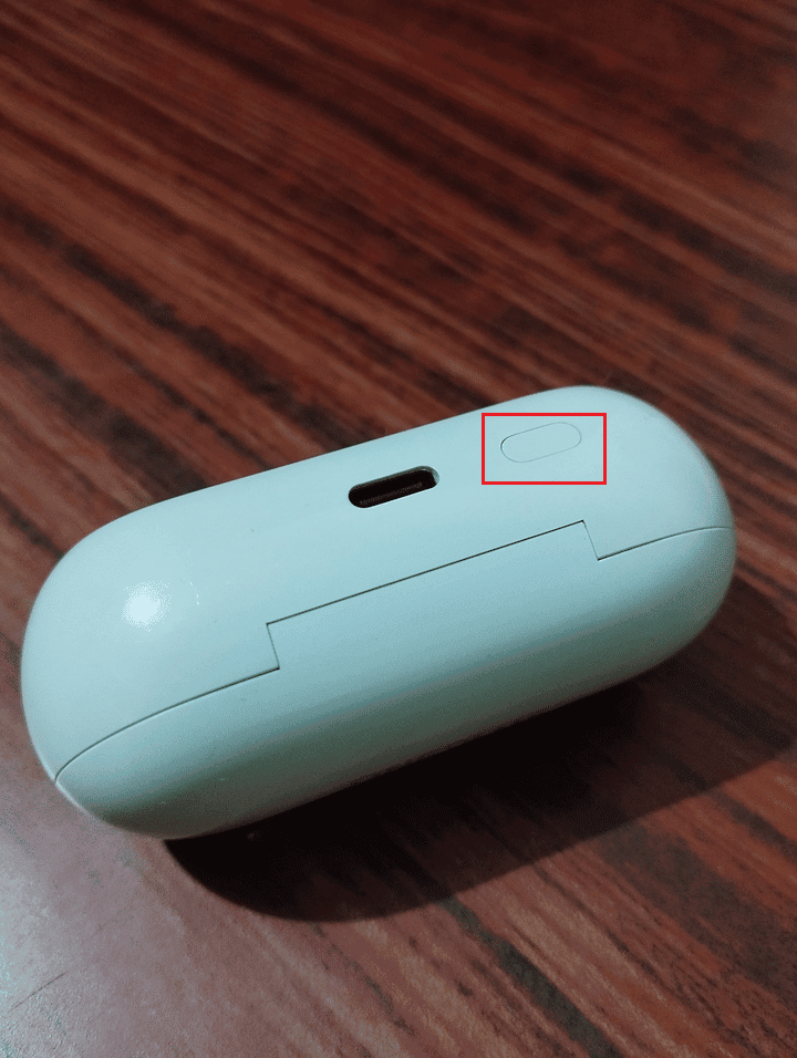 اضغط على زر الطاقة بجهاز بلوتوث الخاص بك