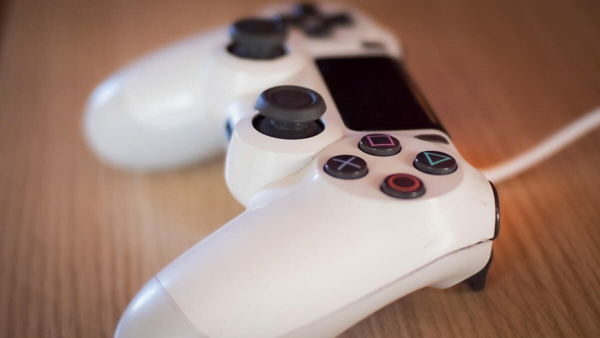 وحدة تحكم بلاي ستيشن 4 ps4