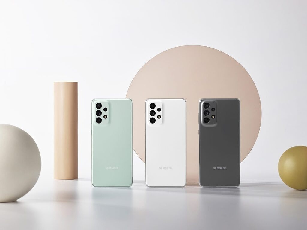 Galaxy A73 en trois couleurs