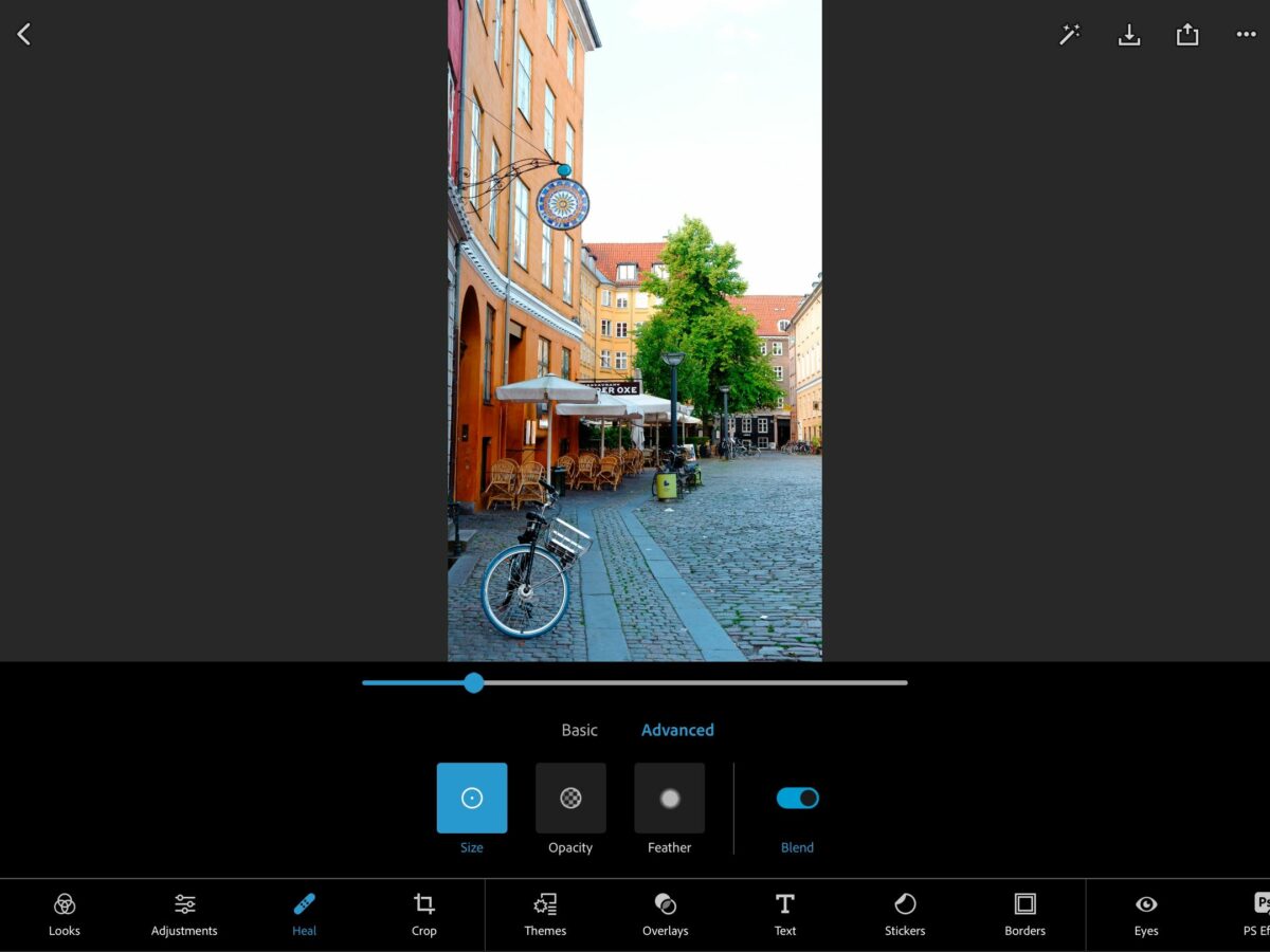 أدوات التنقيح في Photoshop في PS Express