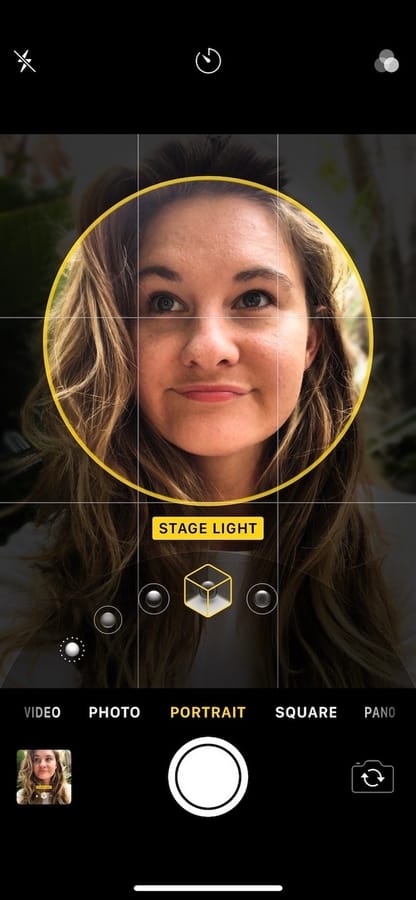 كيفية ضبط الضوء عند تصوير صورة شخصية لآيفون