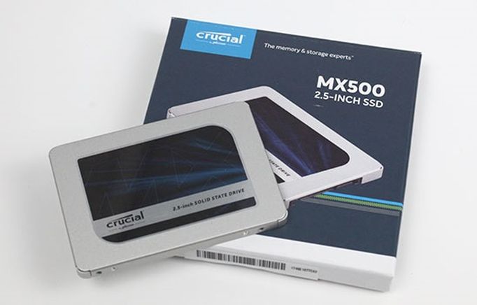 أفضل محركات أقراص صلبة SSD لـ PS4 10 حاسمة MX500