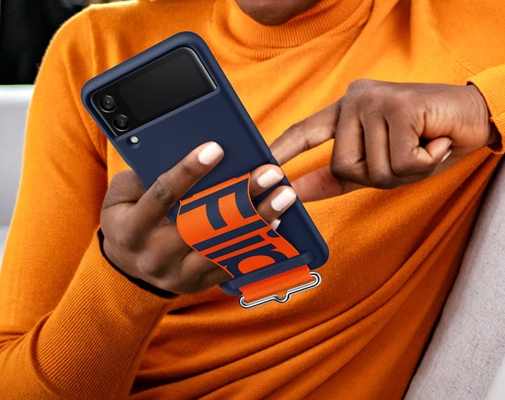 سامسونج Silicone Cover with Strap for Galaxy Z Flip 3