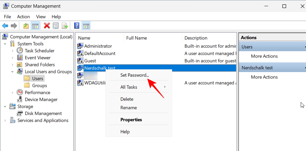 كيفية إعادة تعيين كلمة مرور مسؤول ويندوز 11 باستخدام موجه الأوامر (CMD) 38 reset password with cmd win 11 40 كيفية إعادة تعيين كلمة مرور مسؤول ويندوز 11 باستخدام موجه الأوامر (CMD)