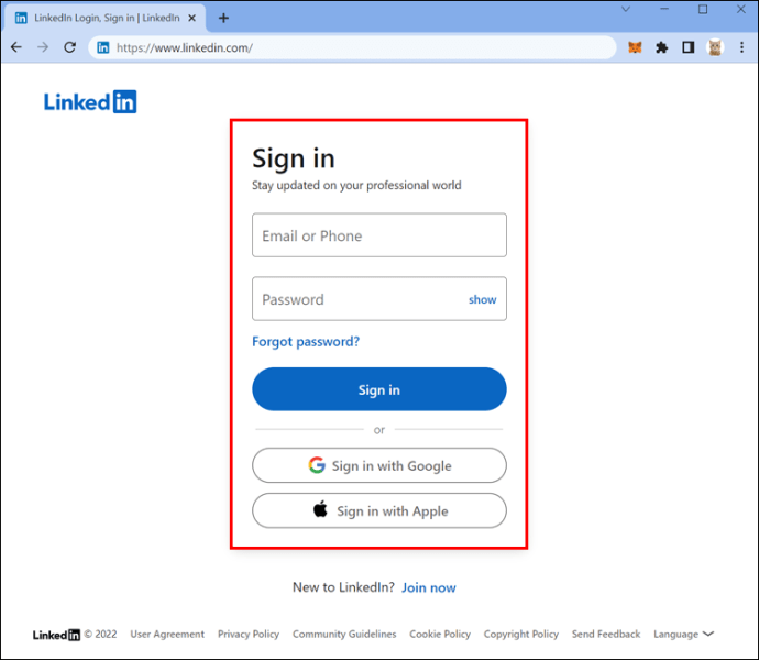 LinkedIn web sitesine gidin ve giriş yaptığınızdan emin olun.