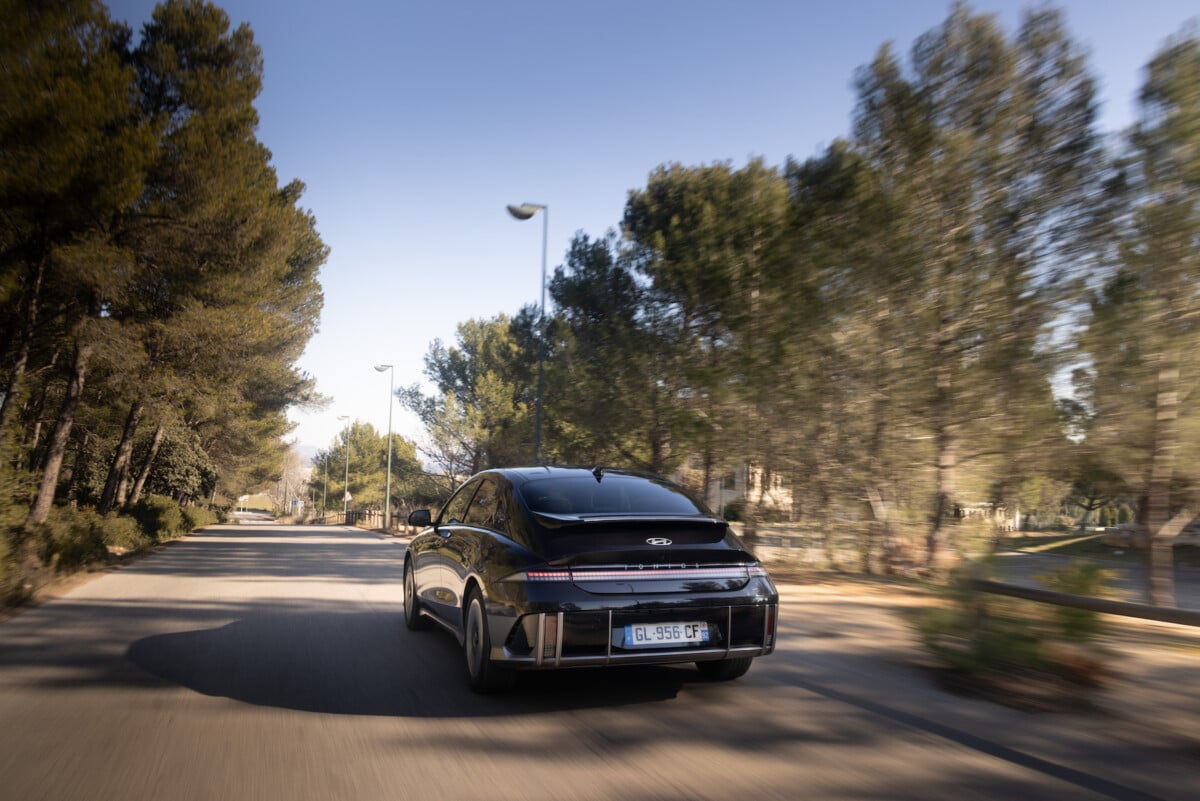 hyundai ioniq 6 22 Hyundai Ioniq 6 vs. Kia EV6: Which is the Best Electric Car?