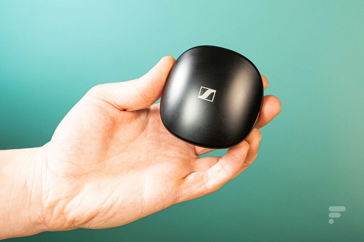Le boîtier des Sennheiser Conversation Clear Plus est massif