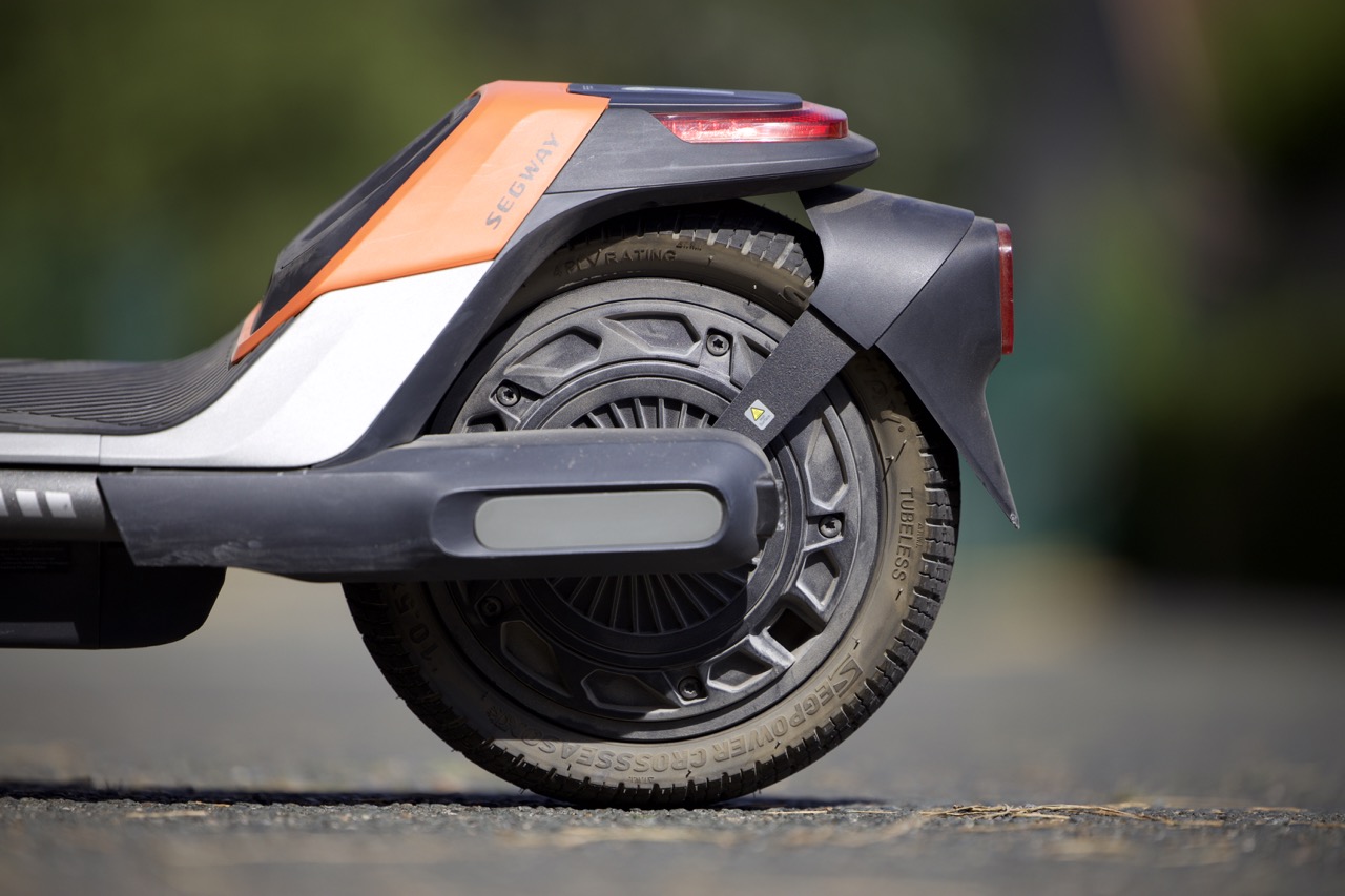 ia1a7902 grande.jpeg6435bcd50fc99 Ninebot KickScooter P65E Review: Electric Scooter Checks All Boxes