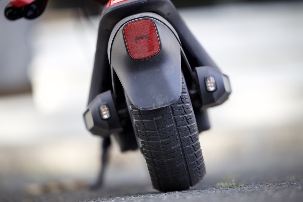 ia1a7923 grande.jpeg6435bd0e60cc2 Ninebot KickScooter P65E Review: Electric Scooter Checks All Boxes