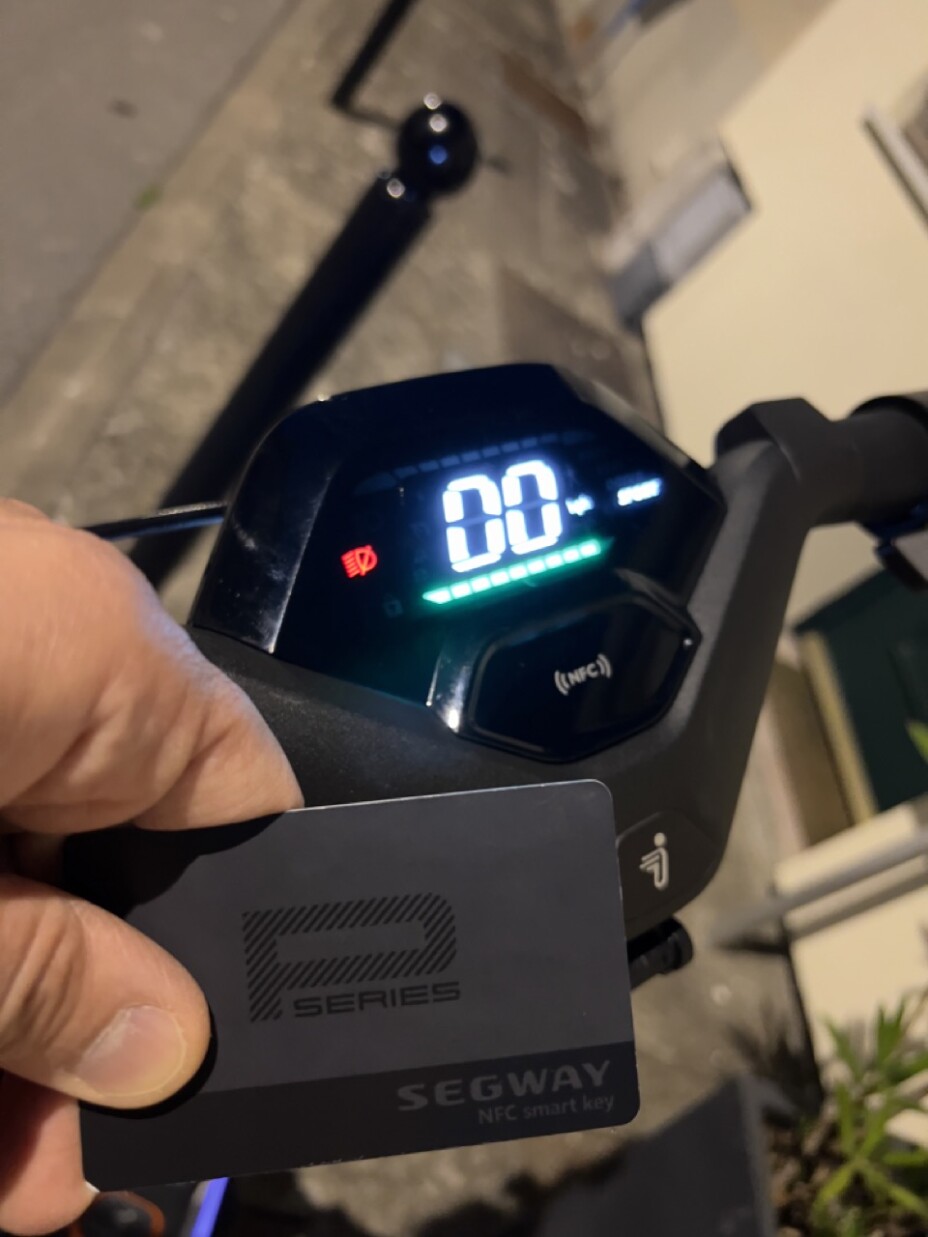 p65e carte nfc Ninebot KickScooter P65E Review: Electric Scooter Checks All Boxes