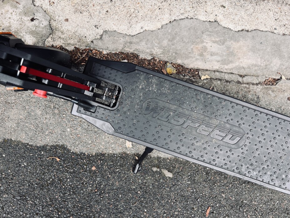 wispeed t855 essai photos iphone15 scaled e1663765783524 Wispeed T855 Review: An Exciting but Insufficient Electric Scooter